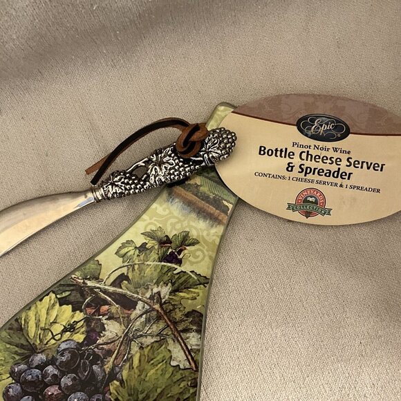 Pinot Noir Wine Bottle Cheese Server with Silver Plated Spreader Tempered Tray - Picture 2 of 5